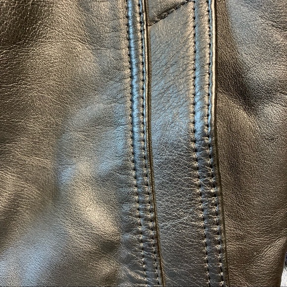 Harley Davidson woman’s leather vest size small - Picture 5 of 12